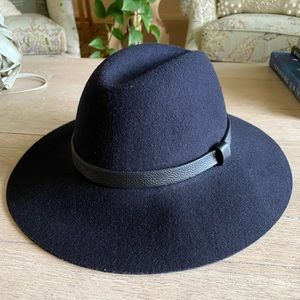 J.Crew Women’s 100% Wool Hat Navy/Black